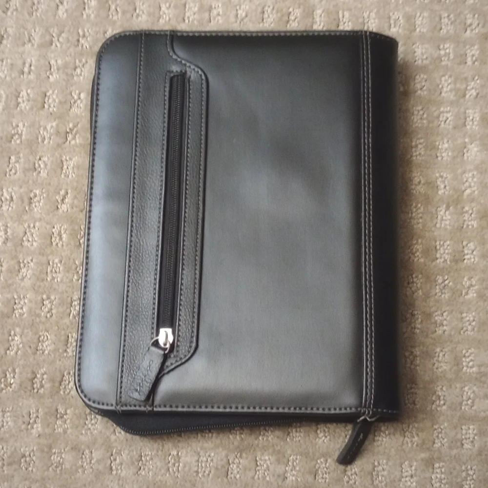 Franklin Covey Black Office Binder